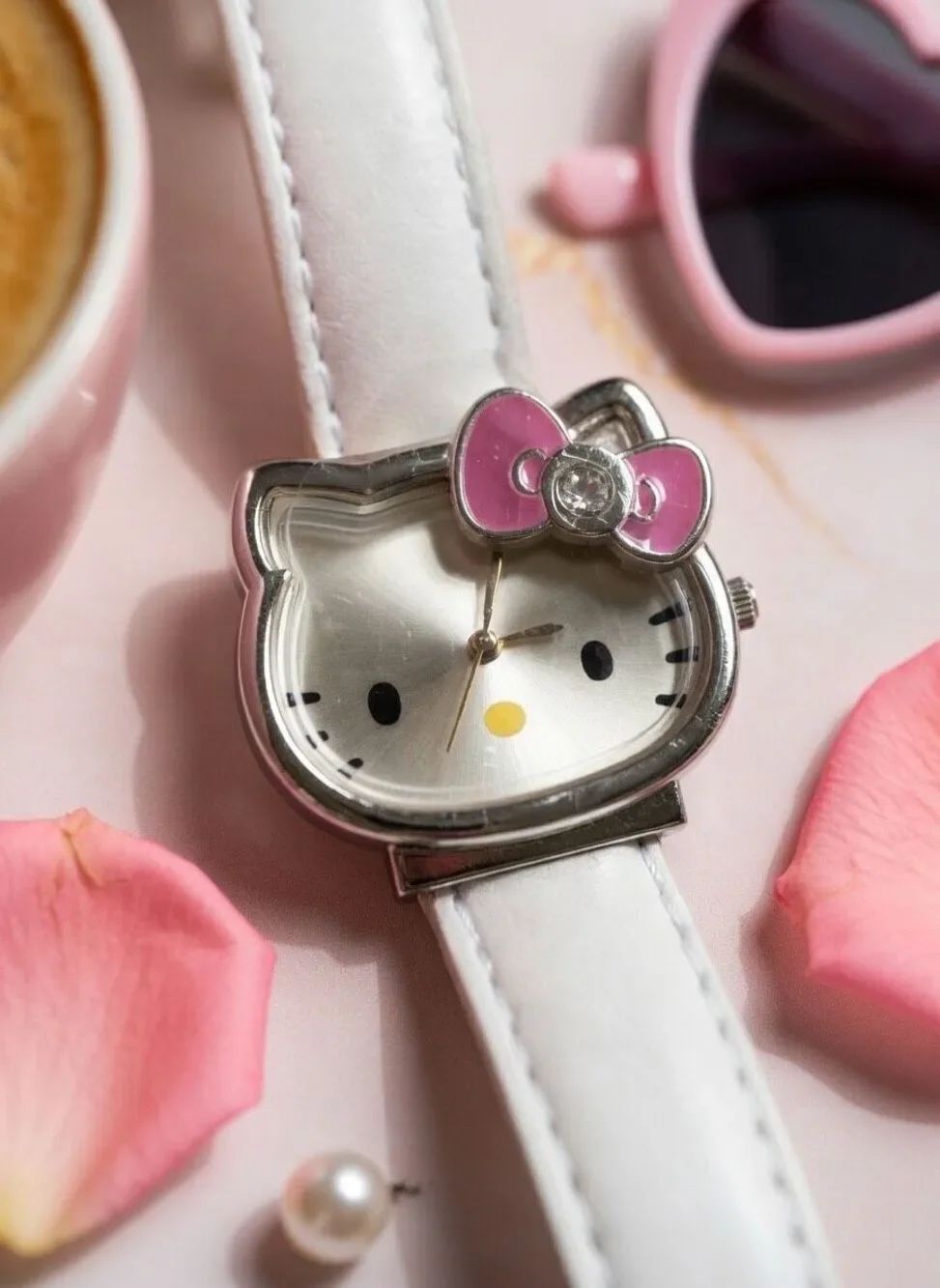 Hello Kitty Face-shaped Silver-tone w/Pink Quartz Watch